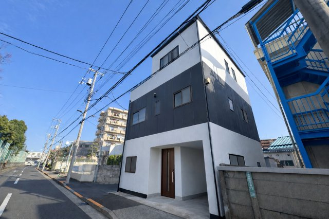 足立区中央本町四丁目リフォーム戸建ての外観