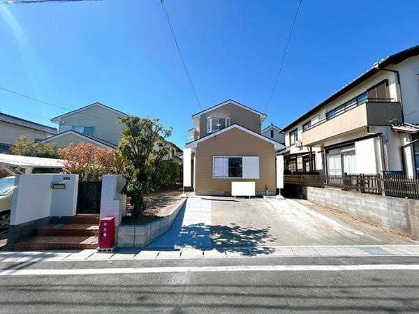浜松市浜名区内野台４丁目の中古一戸建|並列3台　専用駐車場(1) 
