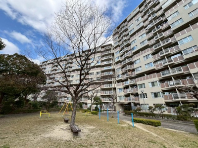 【その他】 | 近鉄南港ガーデンハイツ21号棟 | 公園ございますよ！お子様の遊び場に困らないですね！