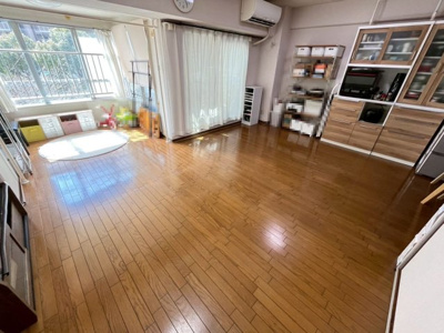 【居間・リビング】 | 近鉄南港ガーデンハイツ21号棟 | 令和６年に一部リフォーム歴ございます！詳しくは担当までお問い合わせください♪