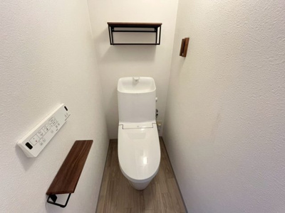 【トイレ】 | 近鉄南港ガーデンハイツ21号棟 | 令和６年１月トイレ新調歴あり♪温水便座洗浄便座ですので、寒い日も温かい便座で安心して使用していただけますよ！