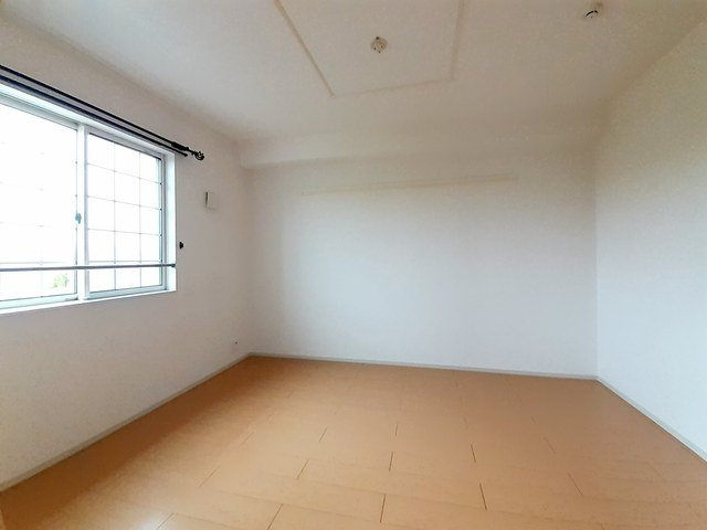 エスパス・Ｋの内装|明るい室内です