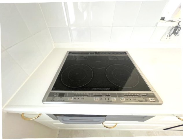 あきる野市伊奈　中古戸建のキッチン|火を使わないＩＨクッキングヒーターはお子様にも安心。