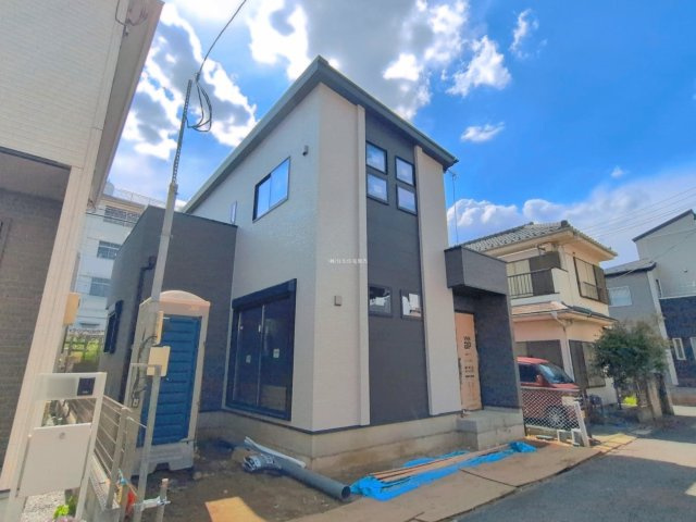 ふじみ野市駒西１丁目の新築一戸建の外観|リビング隣にはごろんとくつろげる小上がりの和室があります。