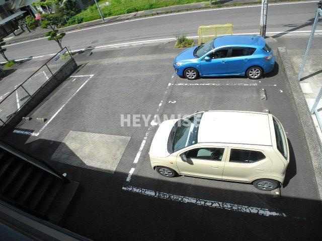 ミレニアム海望の駐車場