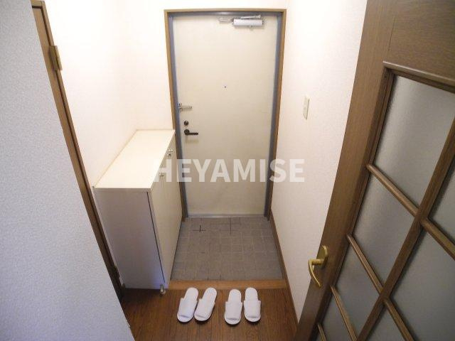 マンションミゾロクの玄関