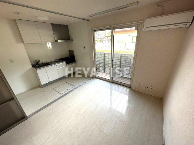 TRANQUILの居間・リビング|※室内画像は別号室のもの