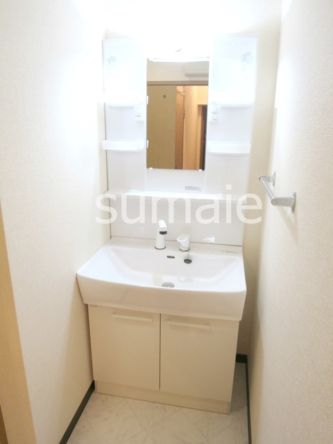 エスポワール篠崎の洗面所|独立洗面台です。