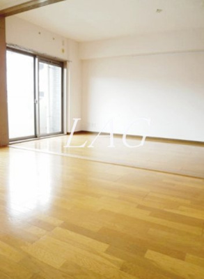 【居間・リビング】 | カサベルテ横濱 | 洋室のお部屋です。