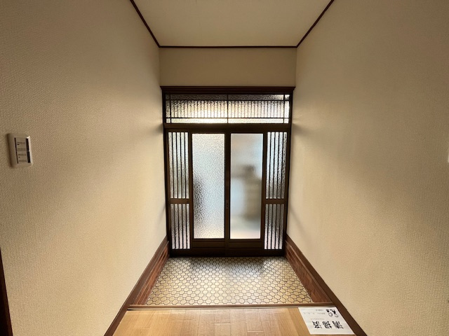 堺市中区陶器北戸建の玄関
