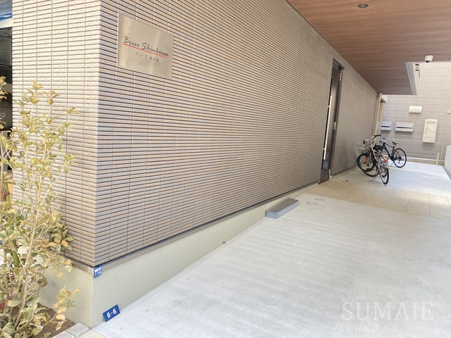ブリーゼ・新小岩のエントランス