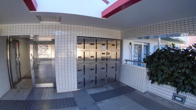 ウインベルソロ大泉学園のエントランス