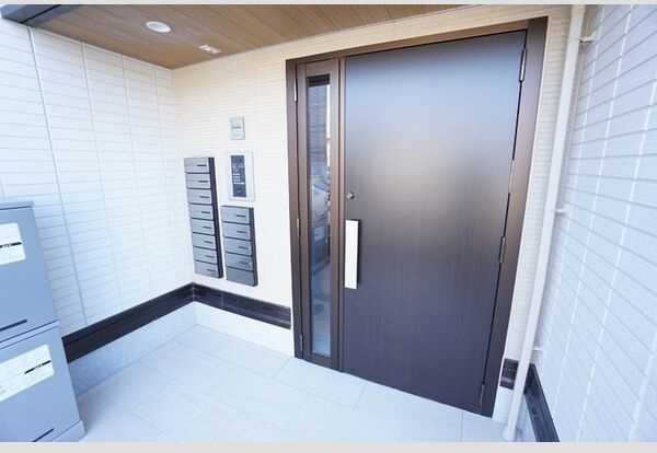 D-room岐南町八剣北のエントランス