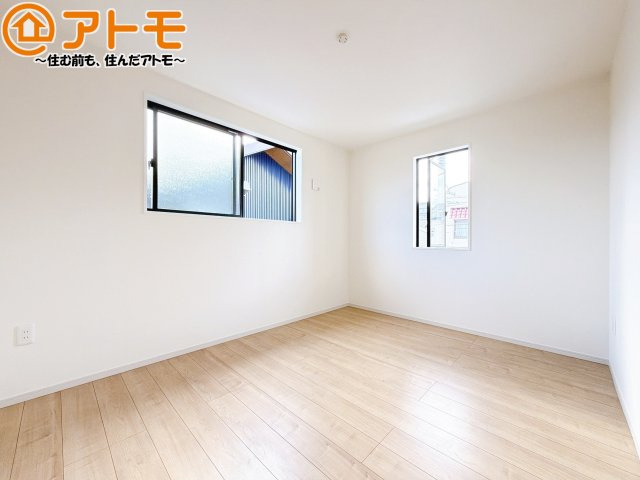 【子供部屋】 | 駿河区曲金2期　新築戸建　全1棟 | 壁と床がシンプルな色合いだからこそ自分だけの空間を作れます♪お部屋作りのイメージは順調でしょうか♪