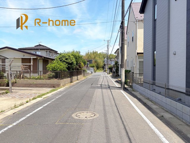 水戸市住吉町5期　新築戸建て　1号棟の前面道路含む現地写真|堂々！建物完成♪実際のお部屋をご見学可能です♪
ご見学が一番の資料！お気軽にお問い合わせ下さい♪
