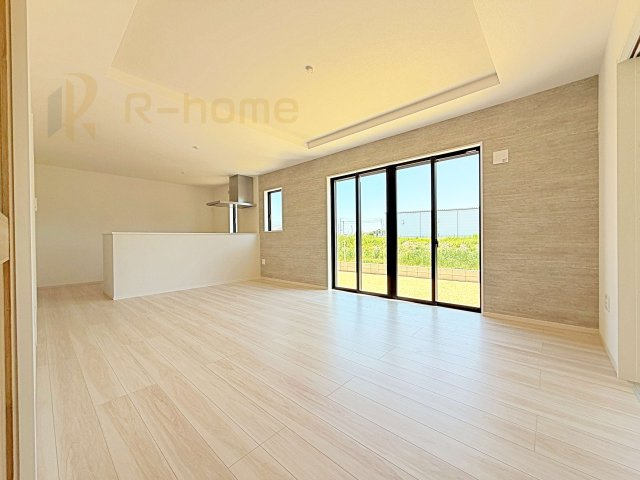 水戸市住吉町5期　新築戸建て　1号棟の居間・リビング|広々としたLDK♪充分な広さがあり、ご家族でインテリアのレイアウトを考えるのも楽しみですね！