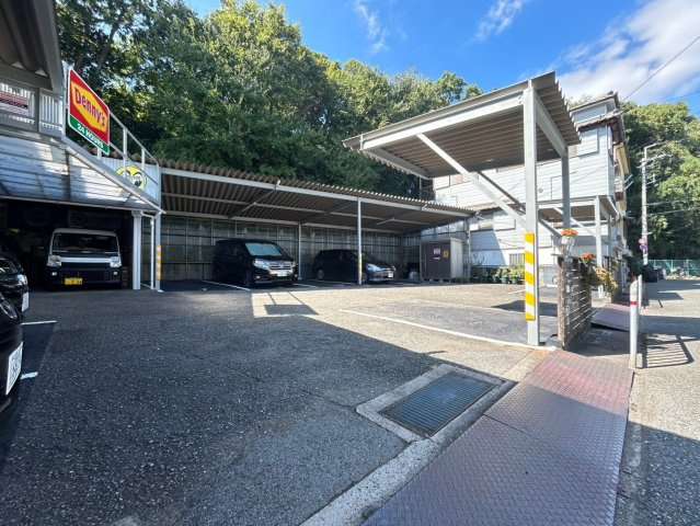 万代マンションの駐車場