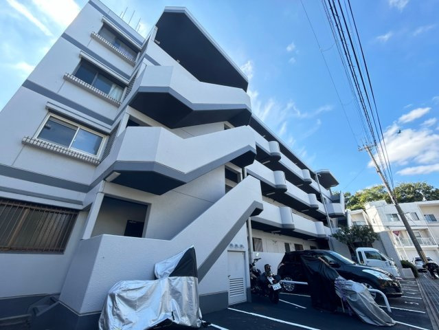 万代マンションの外観