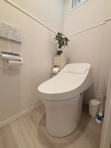 マンション市川のトイレ|トイレ/温水洗浄機能付き