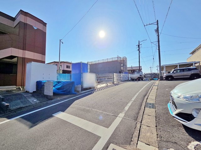 【前面道路含む現地写真】 | 大府市第1横根町石丸　１号棟