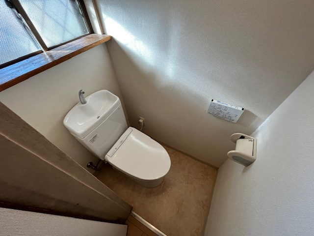 陶器北貸家のトイレ