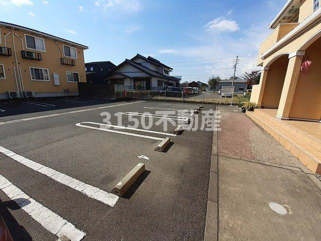 サンハイツ　フィオーレ　Ｃ棟の駐車場