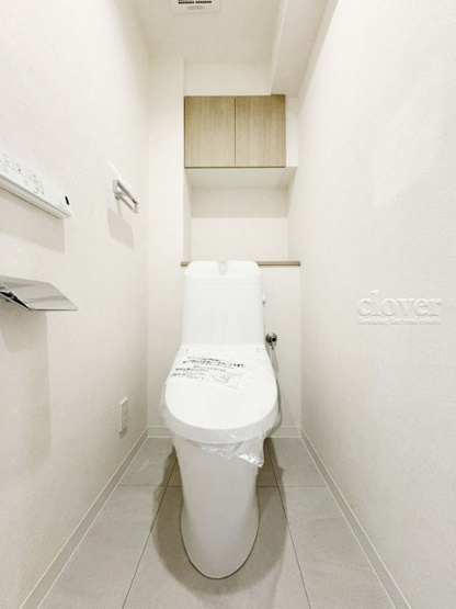 【トイレ】 | レクセルマンション吉祥寺南 | 温水洗浄便座つき　トイレはもともと個人の領域である自宅の中でも、最もプライベートな空間です。だからこそ、ほしい「落ち着き」がここにあります。～即日のご見学可能～　お問合せはお気軽にどうぞ。