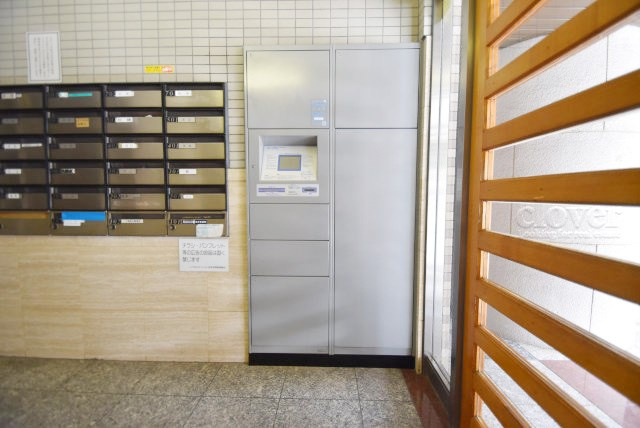 【設備】 | レクセルマンション吉祥寺南 | 自慢のひとつが、この宅配ボックス。あると便利という実用性もさることながら、マンション全体が管理やセキュリティへの高い意識を持っている証拠でもあります。～即日のご見学可能～　お問合せはお気軽にどうぞ。
