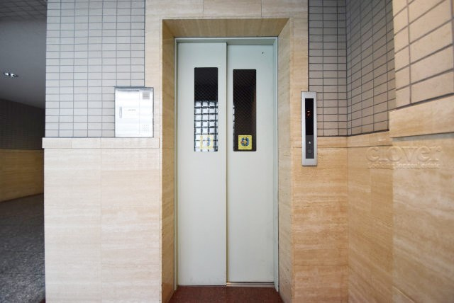 【設備】 | レクセルマンション吉祥寺南 | バリアフリーの強い味方、エレベーターが設置されています。メンテナンスに手間と費用がかかる設備ですが、あるとないとでは大違い。～即日のご見学可能～　お問合せはお気軽にどうぞ。
