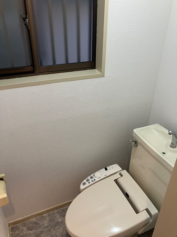 南小岩戸建のトイレ