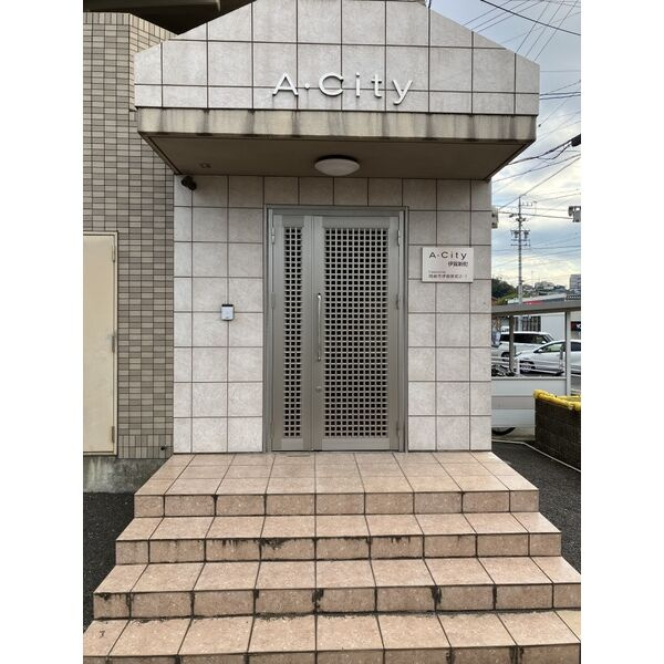 Ａ・Ｃｉｔｙ伊賀新町のエントランス