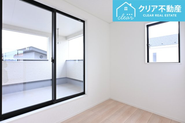 【収納】 | 太田市新田木崎町第10　クレイドルガーデン | 日当たりのよい寝室は大容量のウォークインクローゼット付き！