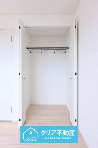 【収納】 | 太田市新田木崎町第10　クレイドルガーデン | ワイド収納でお洋服もたっぷりかけられます！