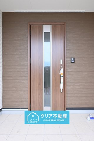 【玄関】 | 太田市新田木崎町第10　クレイドルガーデン | 玄関はディンプルキー＆ダブルロックドア採用で防犯対策もバッチリです！