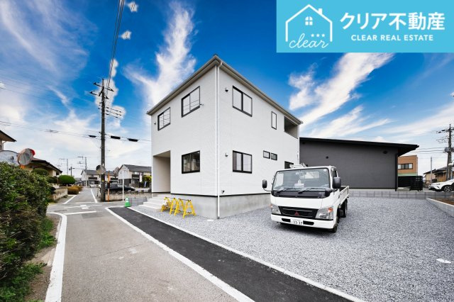【駐車場】 | 太田市新田木崎町第10　クレイドルガーデン | ３台駐車可能なゆとりのカースペース！