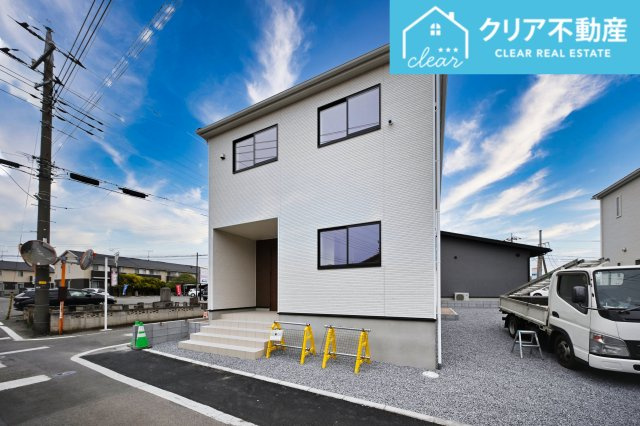 【駐車場】 | 太田市新田木崎町第10　クレイドルガーデン | 広々としたお庭でバーベキューやガーデニングも楽しめます♪