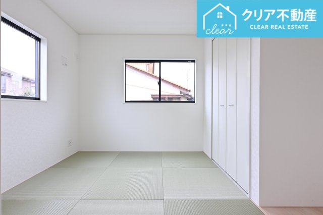 【和室】 | 太田市新田木崎町第10　クレイドルガーデン | 一部屋は欲しい和室！縁なし畳はおしゃれでモダンな雰囲気です。