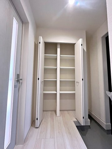 新築戸建・新築建売　福島市笹木野町裏第4　野田小・野田中の収納|大容量のシューズボックスは可動式の棚なのでブーツなどの収納も◎