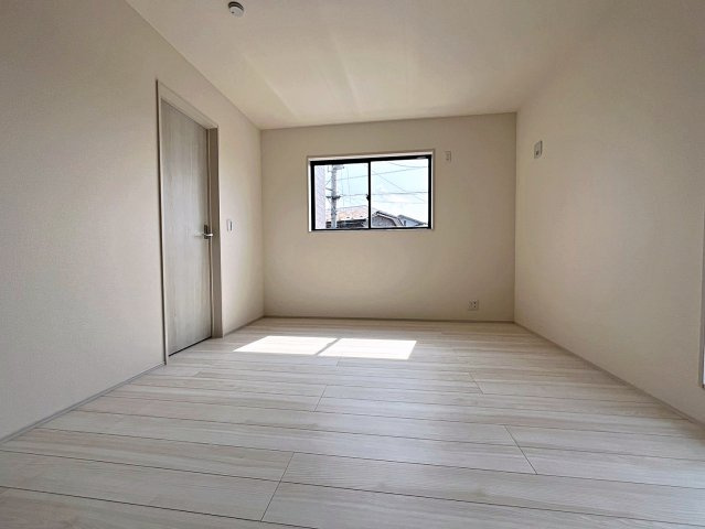 新築戸建・新築建売　福島市笹木野町裏第4　野田小・野田中の洋室|陽当たりが良い洋室はくつろぎのプライベート空間！