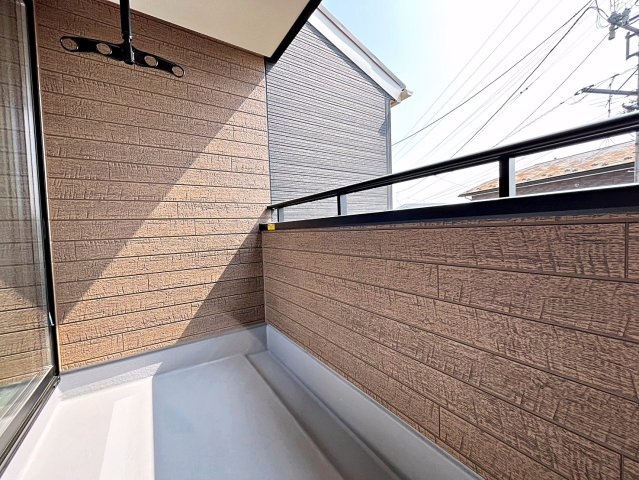 新築戸建・新築建売　福島市笹木野町裏第4　野田小・野田中のバルコニー|南側のバルコニーは陽当たりが良くお洗濯物も良く乾きそうです！