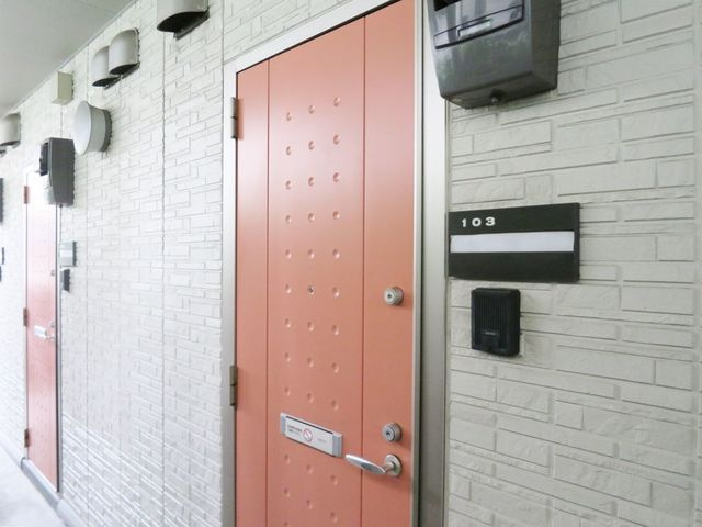 オーガスタ篠崎の玄関|玄関扉です☆