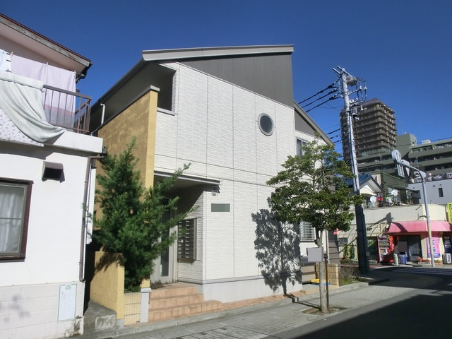 オーガスタ篠崎の外観|エントランス側からの外観です。