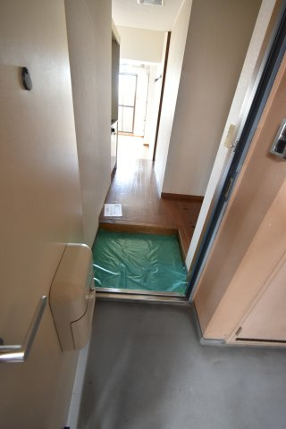 【玄関】 | ハイツレオーネ