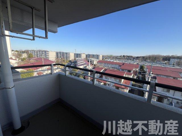 最上階＋角部屋、大家族に嬉しい４LDKのバルコニー|最上階のバルコニーのため、青空を独り占めできます