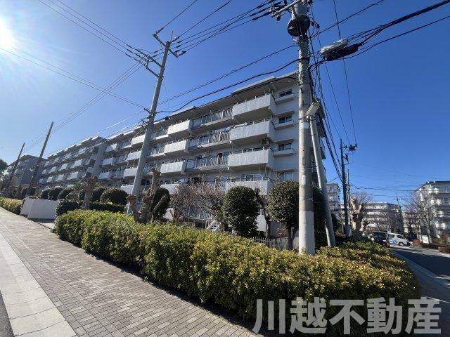 最上階＋角部屋、大家族に嬉しい４LDKの外観|【かわつる三芳野団地22号棟】外観