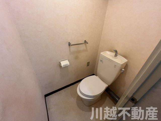 最上階＋角部屋、大家族に嬉しい４LDKのトイレ|清潔感のあるトイレ
