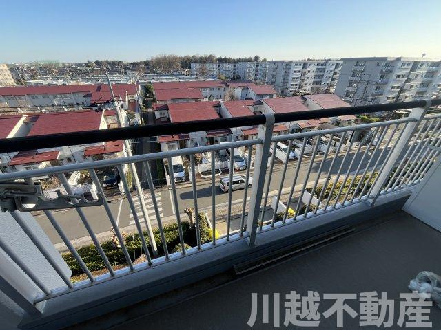 最上階＋角部屋、大家族に嬉しい４LDKの展望|かわつる三芳野団地を一望できるロケーション