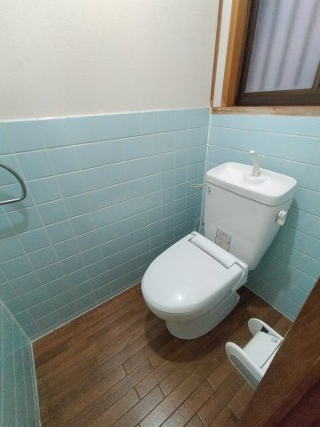 城東区中浜１丁目中古戸建のトイレ
