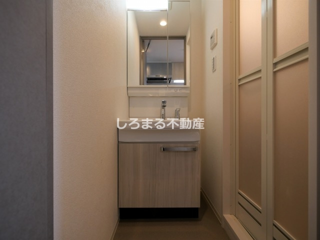 プレサンス東小橋エレディータの独立洗面台