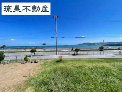 【外観】 | 与那原町板良敷Ⅱオーシャンフロント（全2区画） | オーシャンフロント♪前面道路を挟んで目の前には中城湾が広がります♪